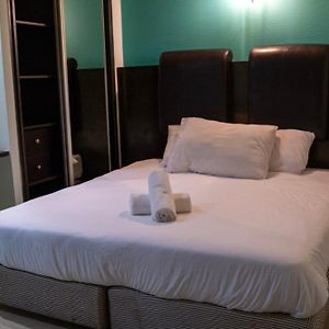 Camera standard con letto king size